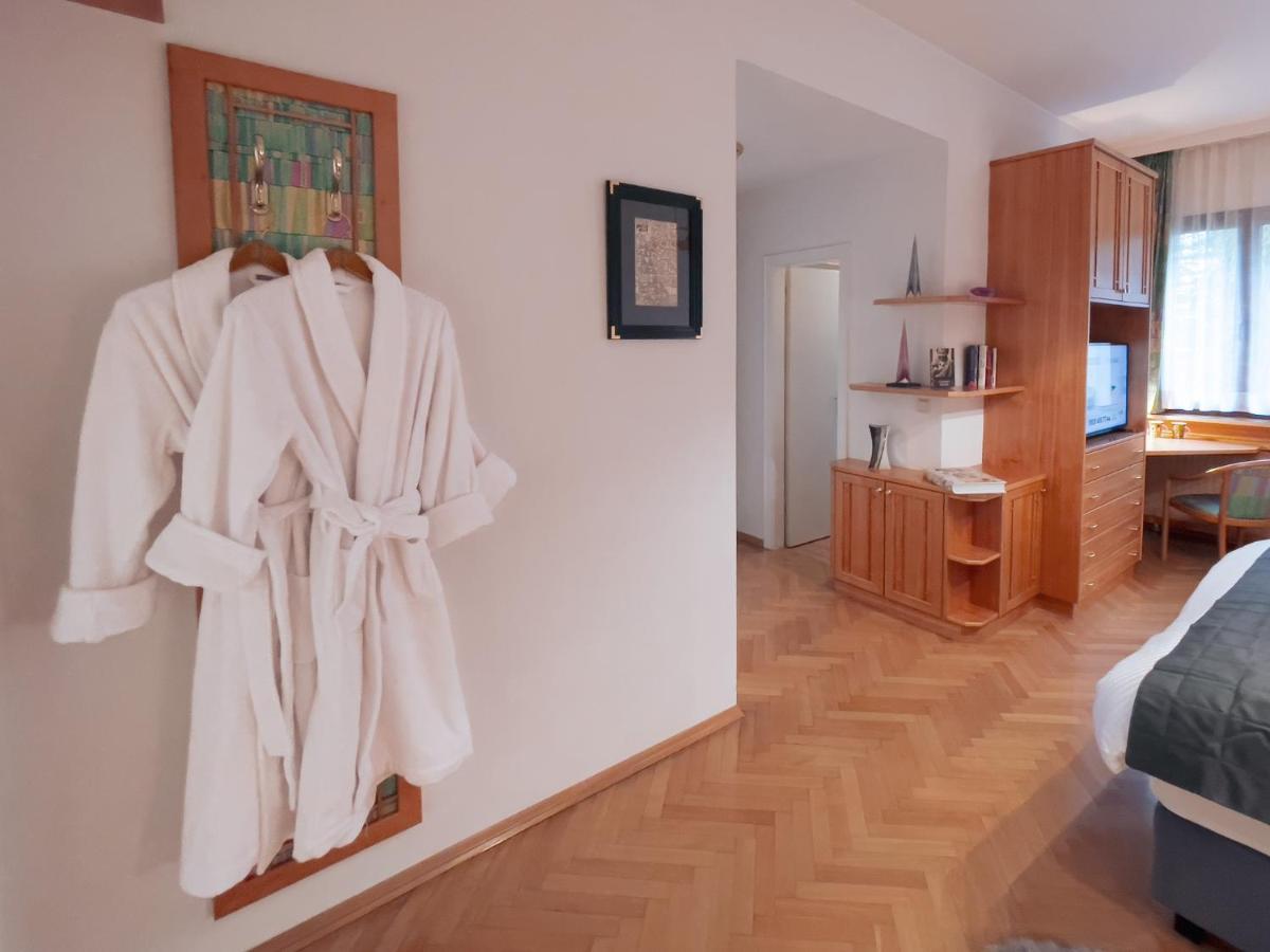 Landhaus Zu Kuerenberg Bergham Екстер'єр фото